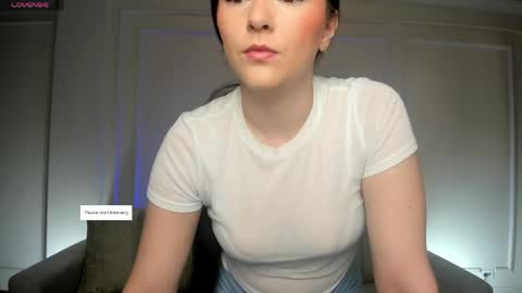 Snapshot of beccabaxter chatting on 05-12-26, 12:02 Am Becca online show from 05-12-26, 12:02