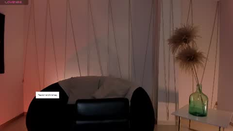 Snapshot of beccabaxter chatting on 06-14-26, 11:45 Am Becca online show from 06-14-26, 11:45