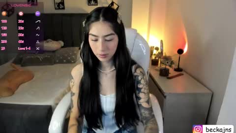 Marzhie online show from 09-18-25, 01:46