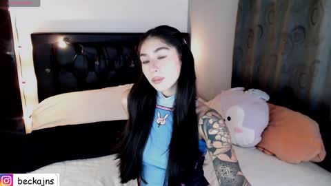 Snapshot of beck__jones chatting on 05-08-26, 03:56 Marzhie online show from 05-08-26, 03:56