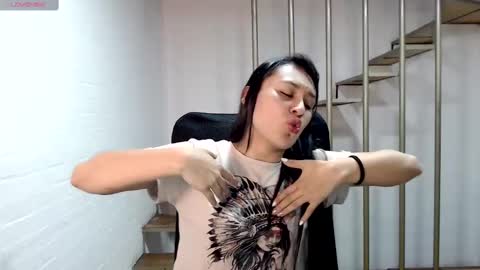 Snapshot of beckdymon chatting on 03-06-25, 09:31 Daniela online show from 03-06-25, 09:31