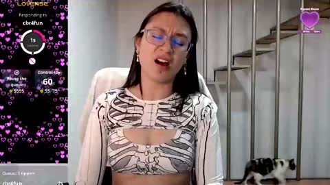 Snapshot of beckdymon chatting on 10-22-25, 12:55 Daniela online show from 10-22-25, 12:55