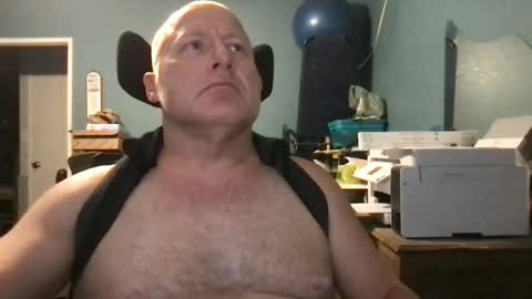 Snapshot of beckster040 chatting on 06-14-26, 05:09 beckster online show from 06-14-26, 05:09