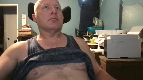 Snapshot of beckster040 chatting on 06-16-26, 05:54 beckster online show from 06-16-26, 05:54