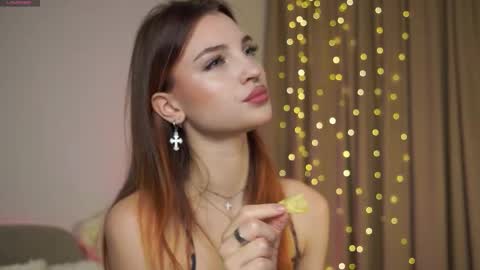 Snapshot of beckymadsons chatting on 10-28-25, 03:14 Melissa online show from 10-28-25, 03:14