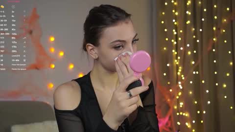 Snapshot of beckymadsons chatting on 11-23-25, 01:11 Melissa online show from 11-23-25, 01:11