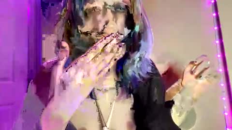 Snapshot of beckytheclown chatting on 03-12-25, 12:20 Beckytheclown online show from 03-12-25, 12:20