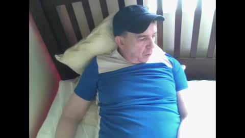 Snapshot of bedwetboy chatting on 04-26-26, 01:42 Bedwetboys online show from 04-26-26, 01:42