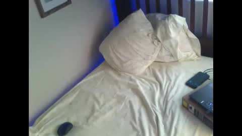 Snapshot of bedwetboy chatting on 05-30-26, 01:41 Bedwetboys online show from 05-30-26, 01:41