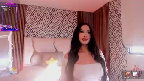 Snapshot of beella_tay1 chatting on 06-20-26, 11:57 BELLA online show from 06-20-26, 11:57