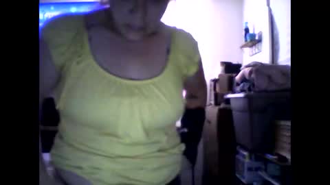 Snapshot of beendoinit680 chatting on 04-22-26, 04:30 beendoinit680 online show from 04-22-26, 04:30