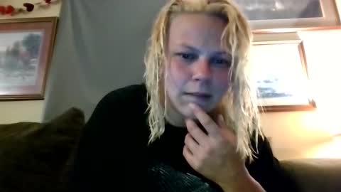 Snapshot of beendoinit680 chatting on 06-08-26, 04:02 beendoinit680 online show from 06-08-26, 04:02