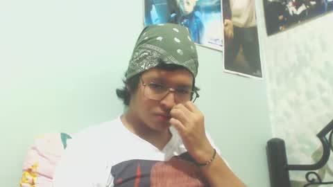 Snapshot of beentage chatting on 07-20-26, 03:32 Alex online show from 07-20-26, 03:32