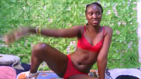 Snapshot of beib_love chatting on 12-16-25, 12:21 beib_love online show from 12-16-25, 12:21