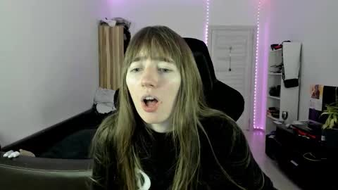 bekka online show from 11-18-25, 05:28