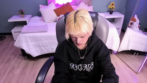 Bela online show from 04-10-26, 01:05