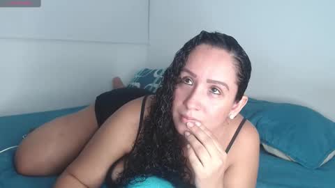 Snapshot of bela_hadid05 chatting on 11-02-25, 12:02 hadid online show from 11-02-25, 12:02