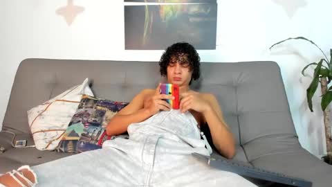 independent model online show from 02-27-25, 05:45