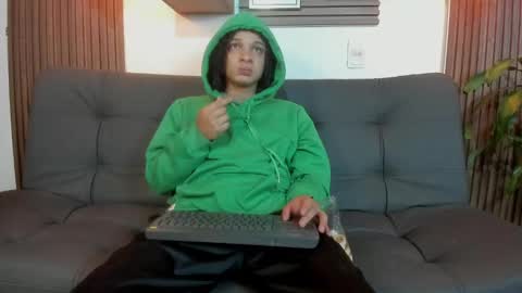 independent model online show from 10-04-25, 07:50