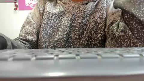 Snapshot of belen10 chatting on 06-11-26, 11:52 Belen online show from 06-11-26, 11:52