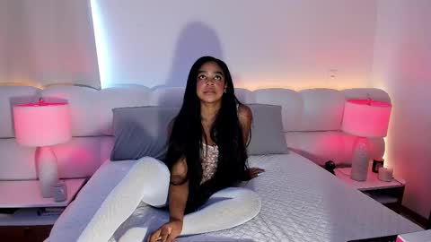 Snapshot of belkis_mills chatting on 10-22-25, 06:07 Belkis online show from 10-22-25, 06:07