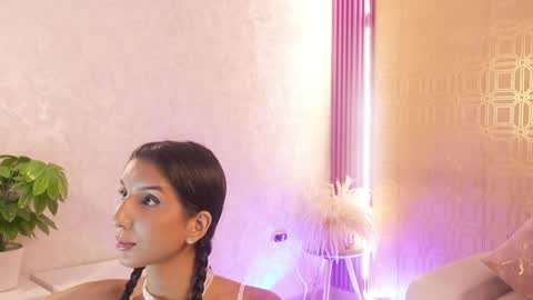 bella19   online show from 05-26-26, 08:27