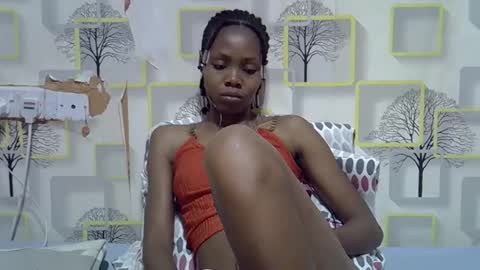 Snapshot of bella307697 chatting on 10-24-25, 12:34 Bella online show from 10-24-25, 12:34