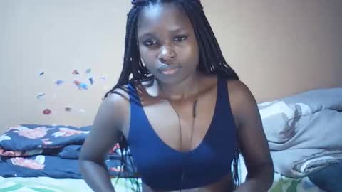 Snapshot of bella307697 chatting on 11-13-25, 05:34 Bella online show from 11-13-25, 05:34