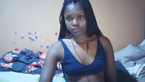 Snapshot of bella307697 chatting on 11-14-25, 03:00 Bella online show from 11-14-25, 03:00