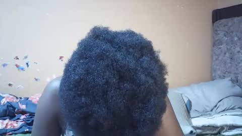 Snapshot of bella307697 chatting on 11-24-25, 04:34 Bella online show from 11-24-25, 04:34