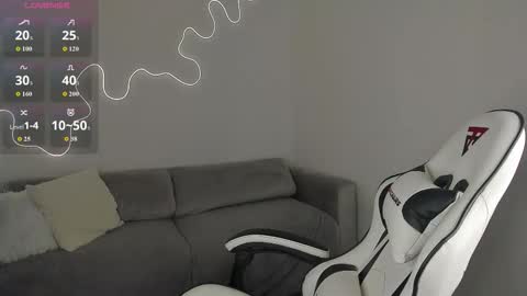 Hi I am Bella online show from 12-21-25, 03:02