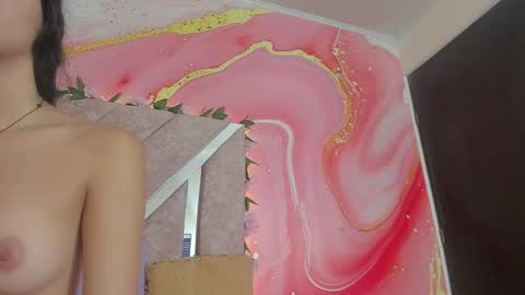 Snapshot of bella__sweets chatting on 01-17-26, 10:42 Melanie online show from 01-17-26, 10:42