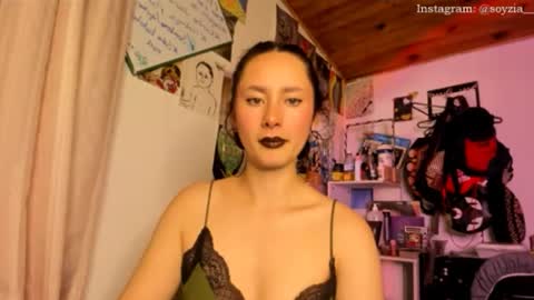 Snapshot of bella__w chatting on 03-29-26, 02:44 Zia online show from 03-29-26, 02:44