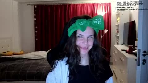 Snapshot of bella_alice chatting on 06-13-26, 06:39 Alicia Belvedere online show from 06-13-26, 06:39