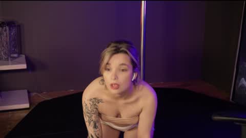 Snapshot of bella_alita chatting on 01-28-25, 08:58 lita online show from 01-28-25, 08:58