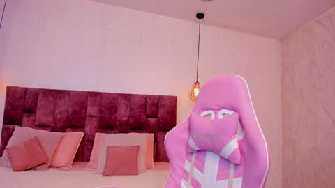 Snapshot of bella_clarck chatting on 11-14-25, 11:35 BELLA CLARCK online show from 11-14-25, 11:35