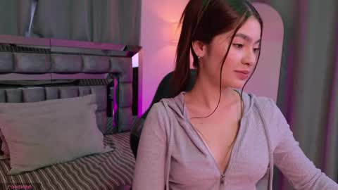 Bella  online show from 04-16-26, 01:23