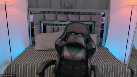 Bella  online show from 04-28-26, 07:52