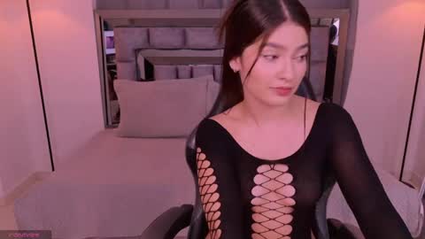 Bella  online show from 05-14-26, 08:37