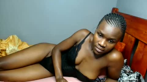 Snapshot of bella_cocy chatting on 06-09-26, 11:33 cocy online show from 06-09-26, 11:33