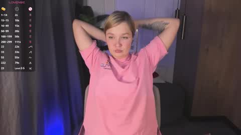 Bella online show from 09-19-25, 01:23