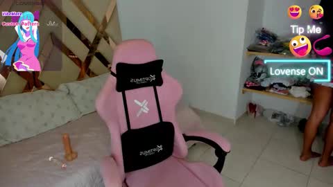 Snapshot of bella_cute2 chatting on 09-21-25, 12:01 Your babe online show from 09-21-25, 12:01