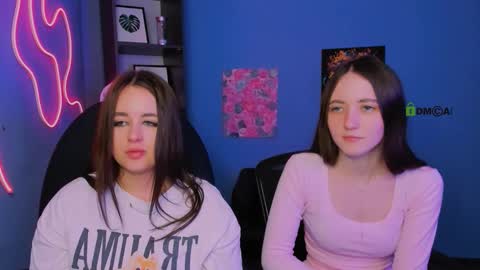 Snapshot of bella_dorn chatting on 03-12-26, 02:45 Bella online show from 03-12-26, 02:45