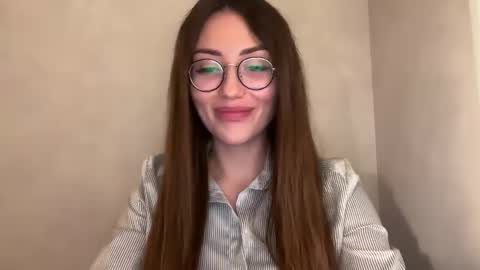 Snapshot of bella_foxxi chatting on 12-12-24, 04:43 bella_foxxi online show from 12-12-24, 04:43