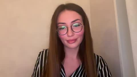 Snapshot of bella_foxxi chatting on 12-25-24, 04:32 bella_foxxi online show from 12-25-24, 04:32