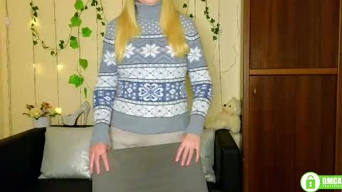 Snapshot of bella_hadatt chatting on 02-18-26, 12:23 Bella online show from 02-18-26, 12:23