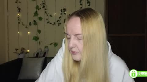 Snapshot of bella_hadatt chatting on 02-23-26, 12:24 Bella online show from 02-23-26, 12:24