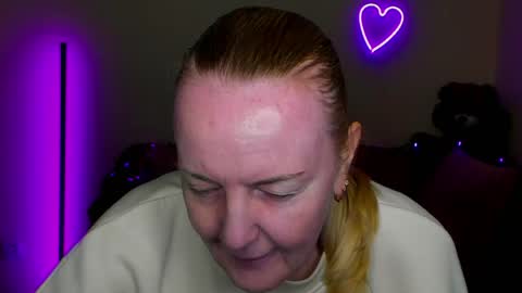 Bella online show from 04-18-26, 11:25