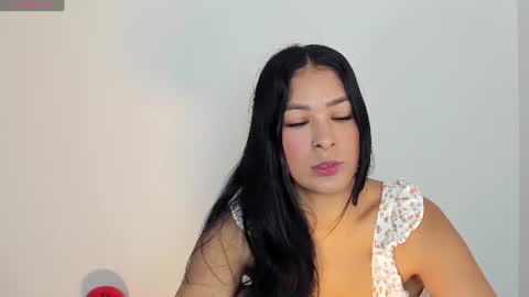 Laura online show from 07-06-26, 03:36
