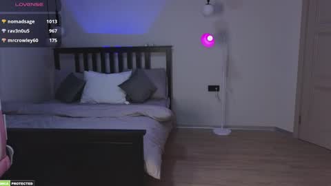 Bella next stream December 2 at 9pm gmt online show from 03-11-25, 01:05